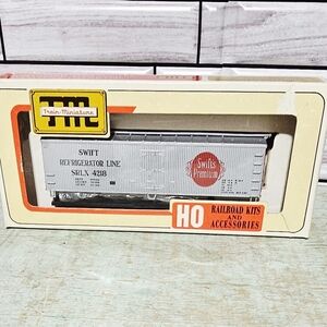 Train Miniature HO Scale #2375 Swift & CO. 40ft Wood Refrigerator Car Kit